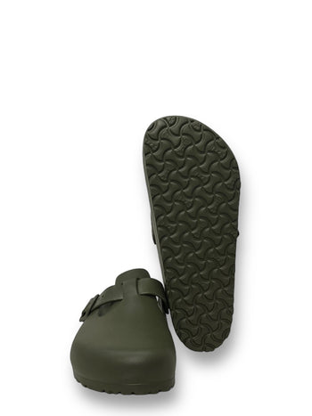 Quattro Stagioni Boston EVA clogs in olive green, featuring an adjustable strap and comfortable footbed. Waterproof and easy to clean.