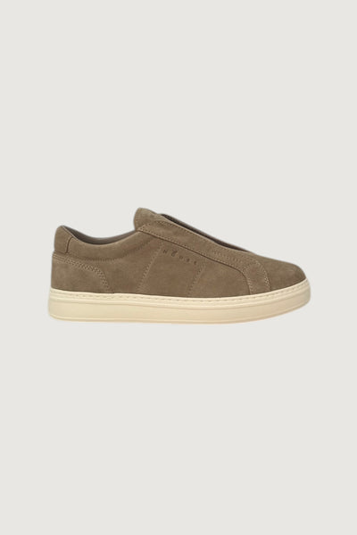 H 668 slip on