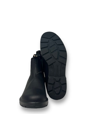 Quattro Stagioni black leather Blundstone 510 Chelsea boots with elastic side panels and lug sole.