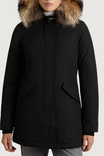 WOOLRICH-CFWWOU0538FBUT0001 BLK-ARCTIC RACOON PARKA
