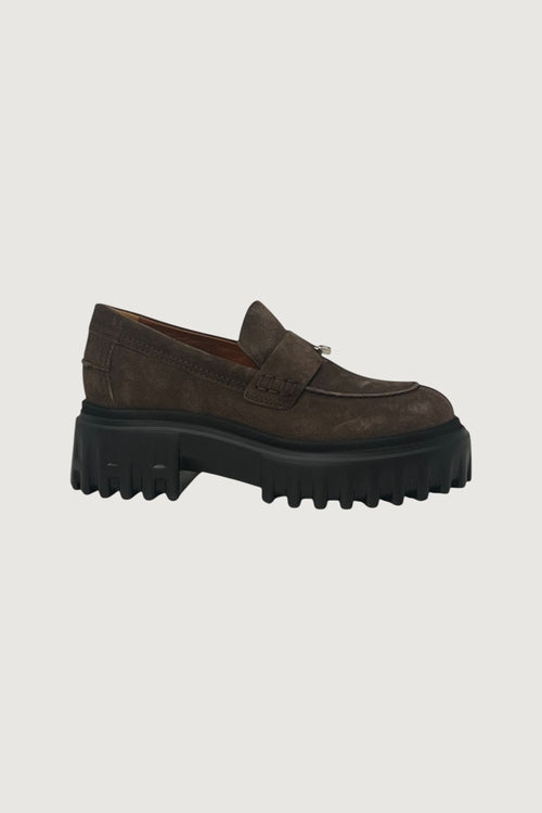H700 loafer