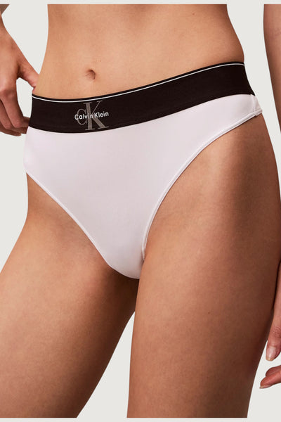 CALVIN KLEIN-LV00QF8813 100-THONG