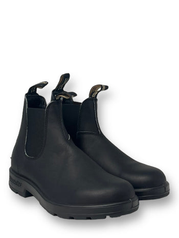 Quattro Stagioni black leather Blundstone 510 Chelsea boots with elastic side panels and pull tabs.
