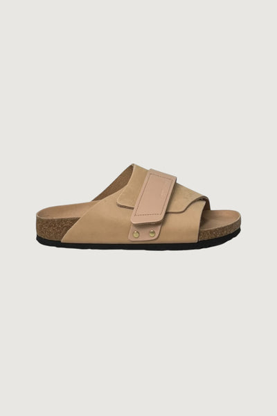 Quattro Stagioni Kyoto tan leather slip-on sandals with cork sole and adjustable strap.